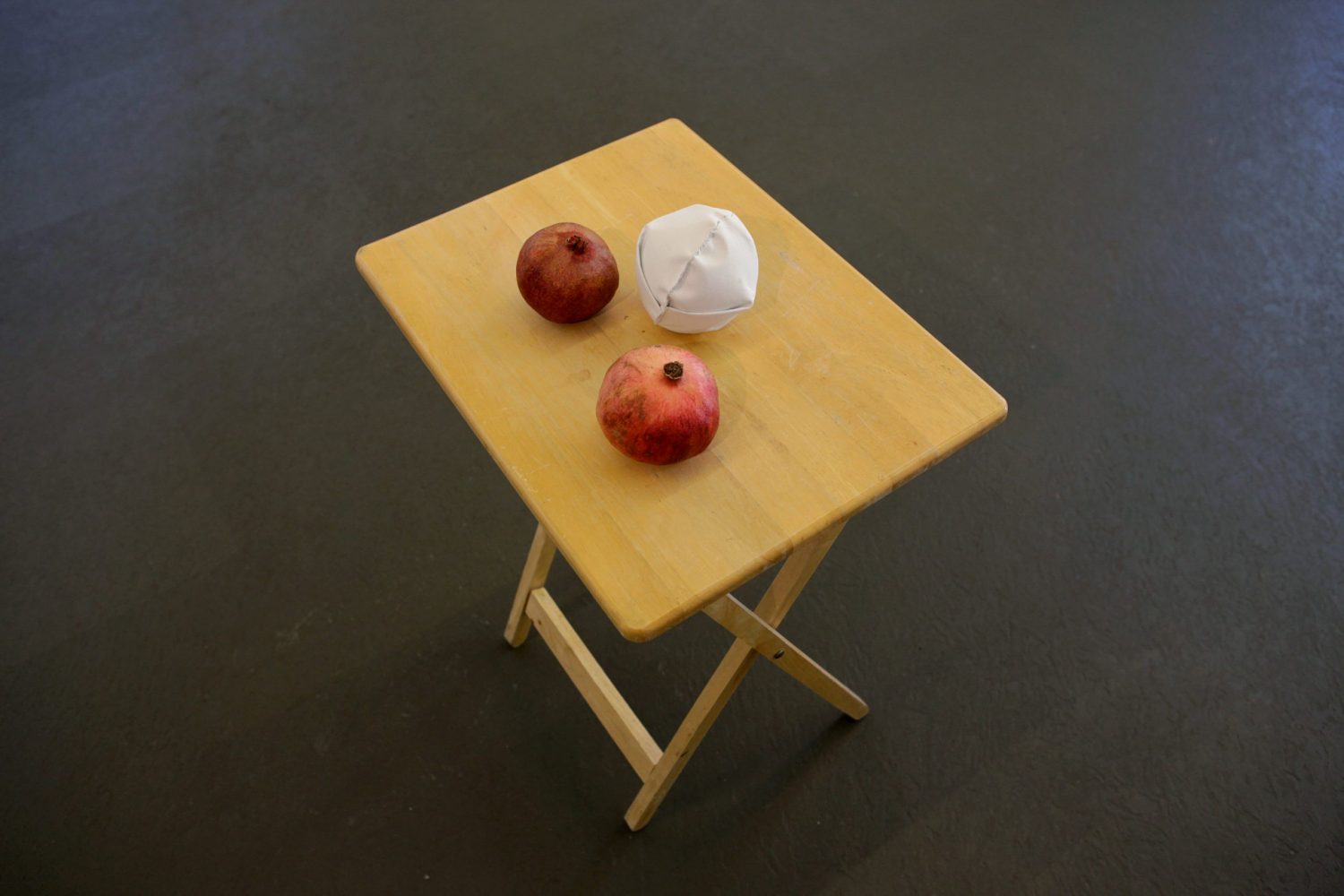pomegranates, rubber, textile, wood | Photo: Sebastian Fremder